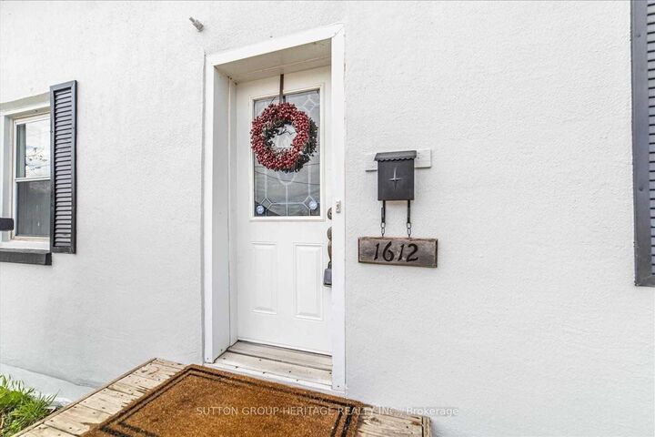 Property Photo: 1612 Dufferin Street ON L1N 1B2
