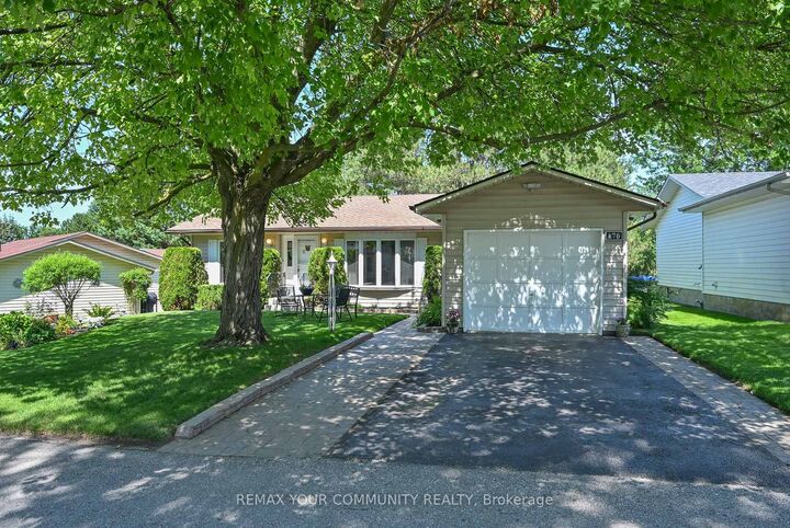 Property Photo: 76 Tecumseth Pines Drive ON L0G 1W0