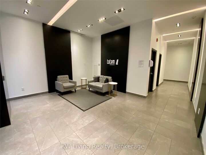 Property Photo:  17 Dundonald Street 501  ON M4Y 0E4 