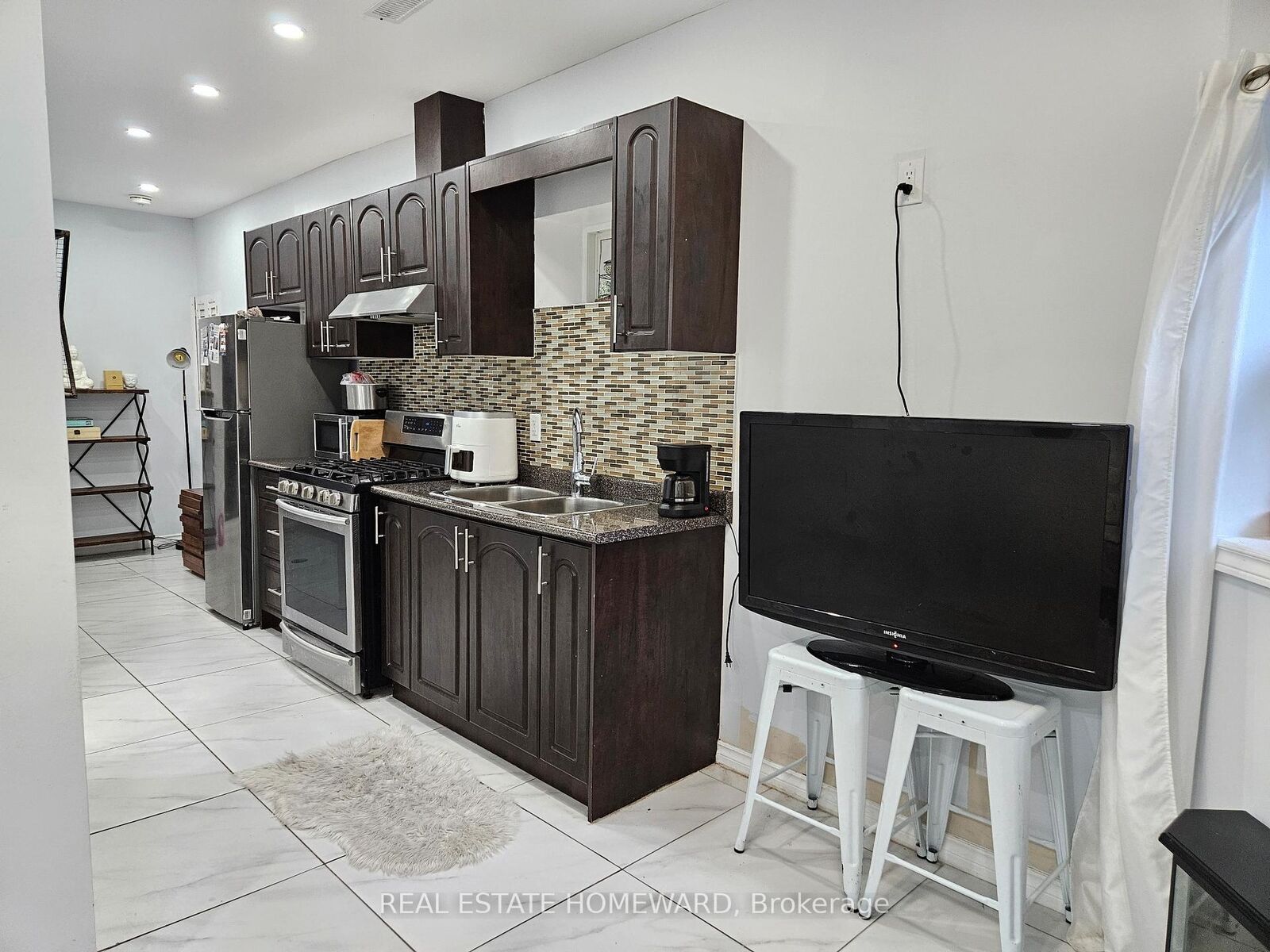 Property Photo:  141 Coxwell Avenue Lower  ON M4L 3B4 