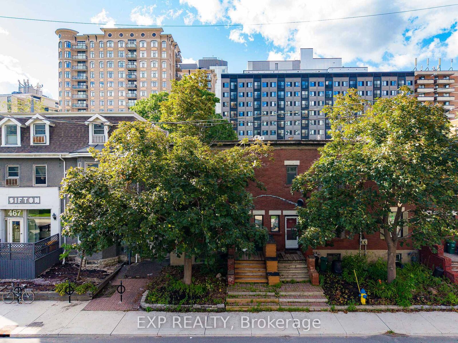 Property Photo:  463 Slater Street  ON K1R 5C2 