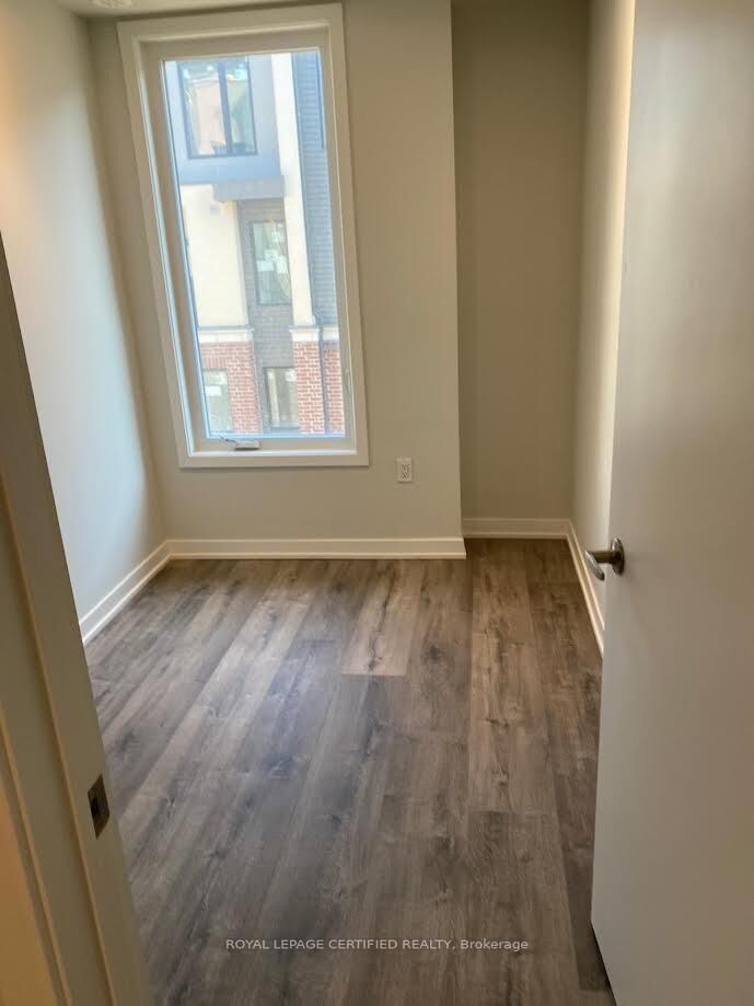 Property Photo: 3409 Ridgeway Drive 25 ON L5L 0B9