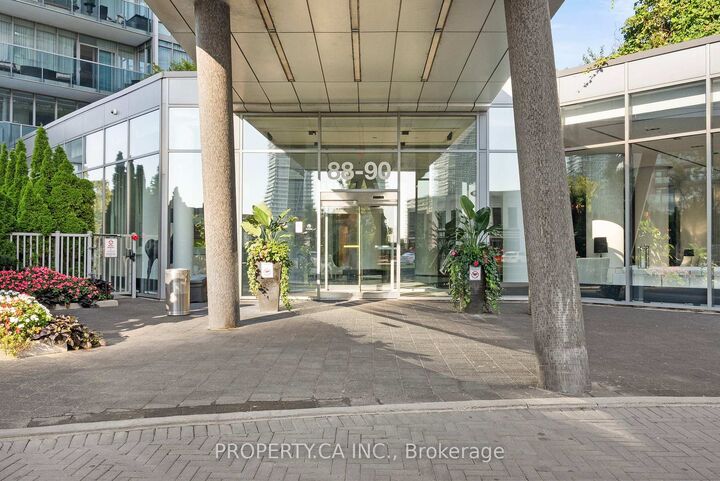 Property Photo:  90 Park Lawn Road 1211  ON M8Y 0B6 