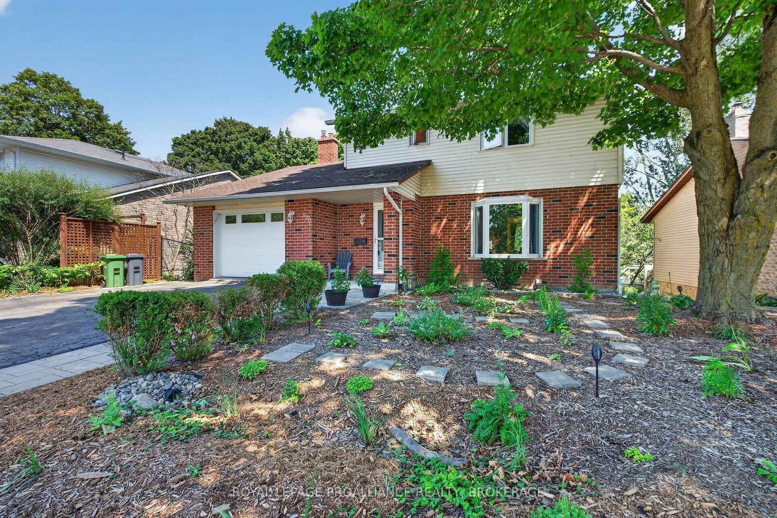 Property Photo:  900 Nottinghill Avenue  ON K7P 2B4 