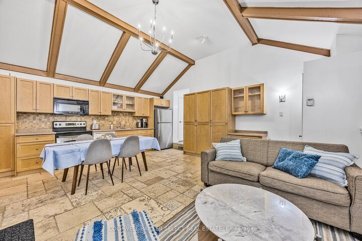 Photo de la propriété:  77-79 Baker Street  ON L9Z 2G7 