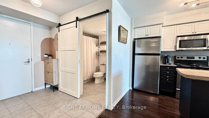 Property Photo: 209 Fort York Boulevard S 656 ON M5V 4A1