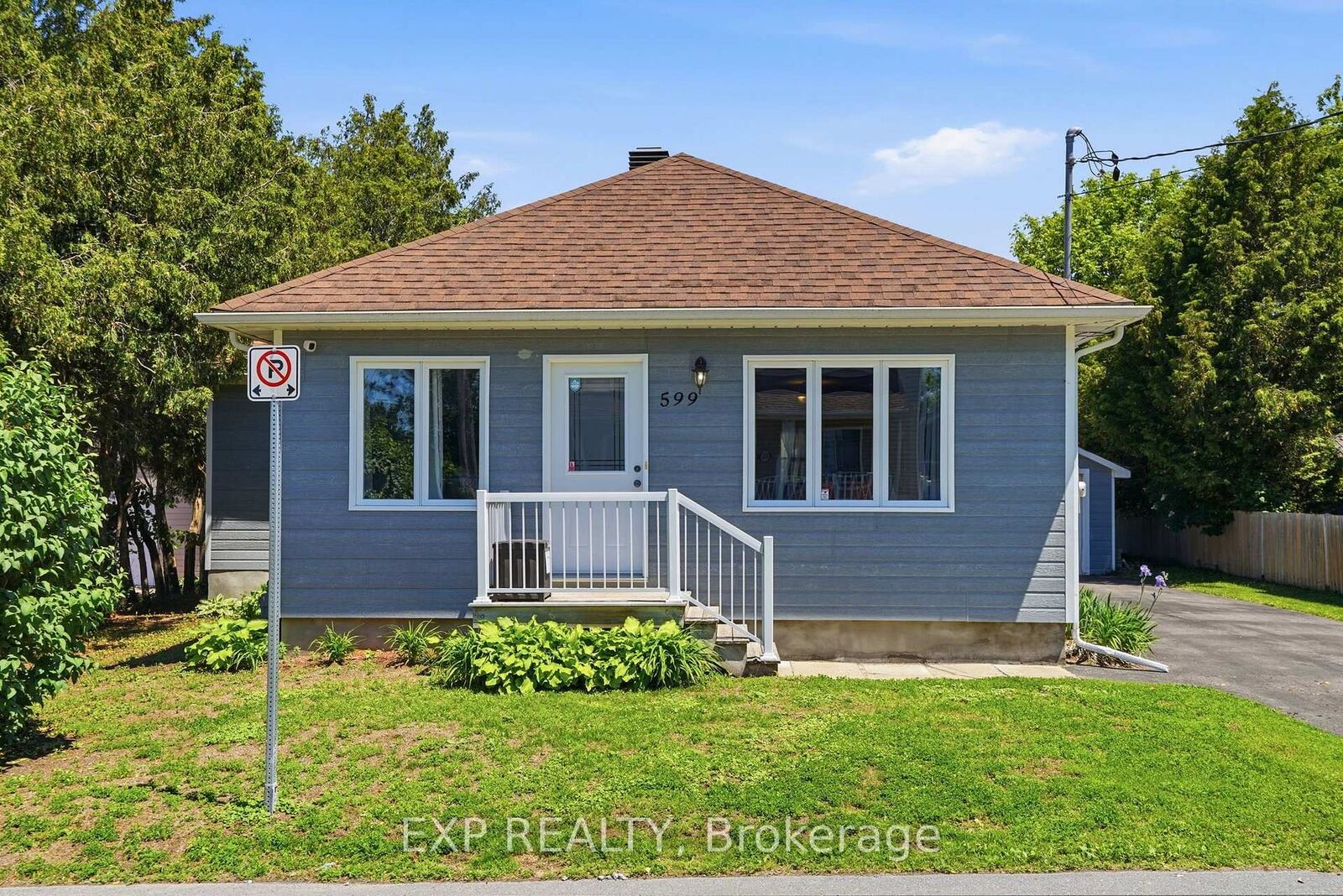 Property Photo:  599 Victor Street  ON K4K 1E5 