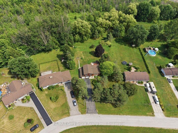 Photo de la propriété: 132 Clearview Crescent ON N4K 0G1