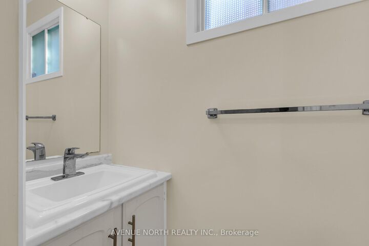 Property Photo: 23 Bluegrass Drive ON K2M 1G2