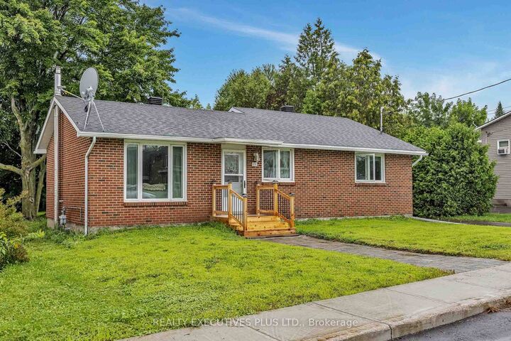 636 Water Street — photo 1