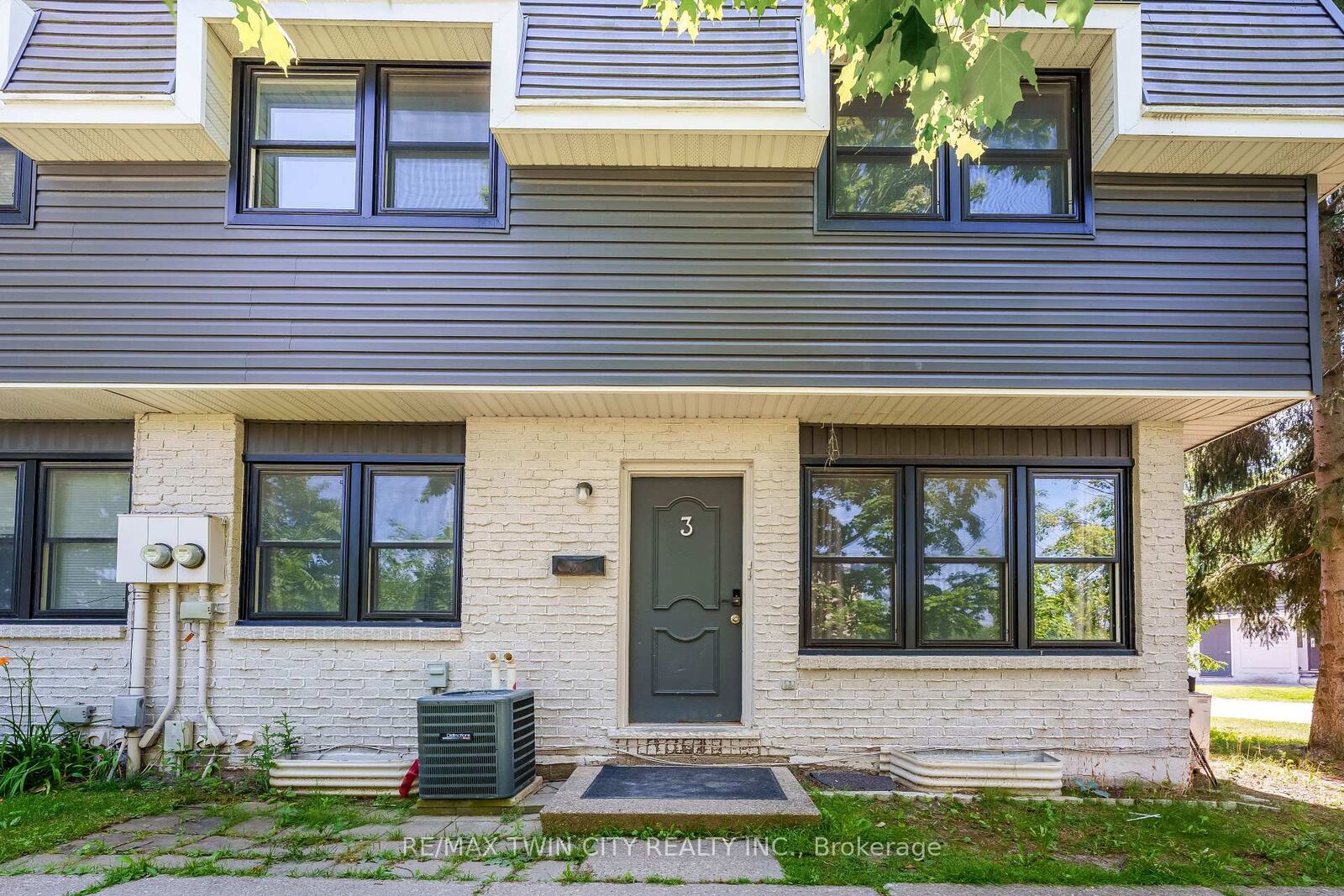 Property Photo:  513 Quiet Place 3  ON N2L 5L6 