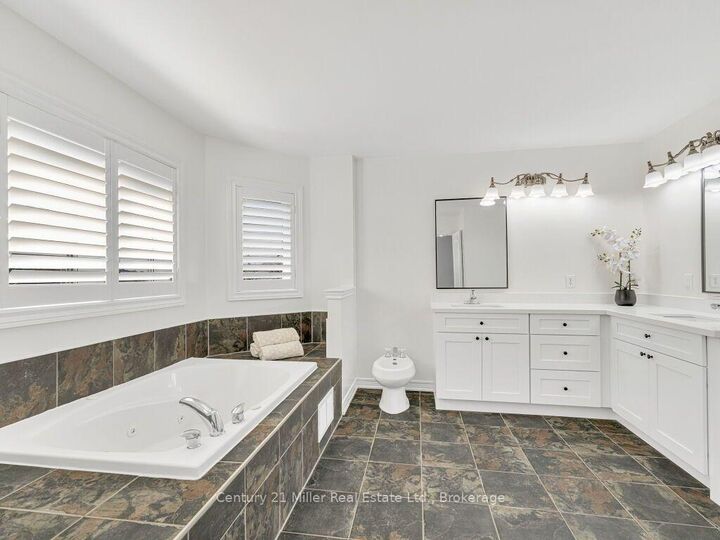 Property Photo: 2380 Gladacres Lane ON L6M 0G4
