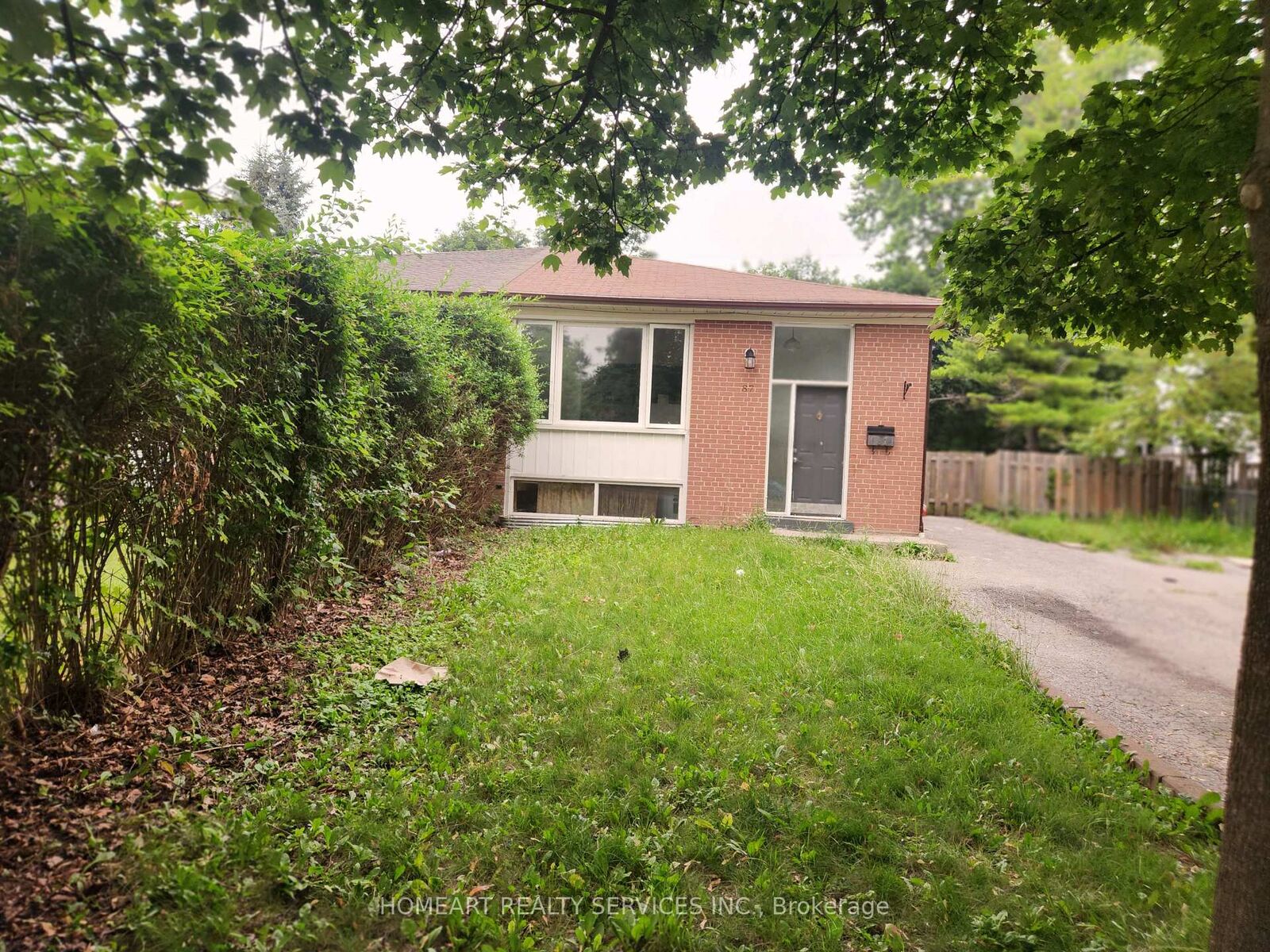 Photo de la propriété: 87 Tulloch Drive ON L1S 2S3