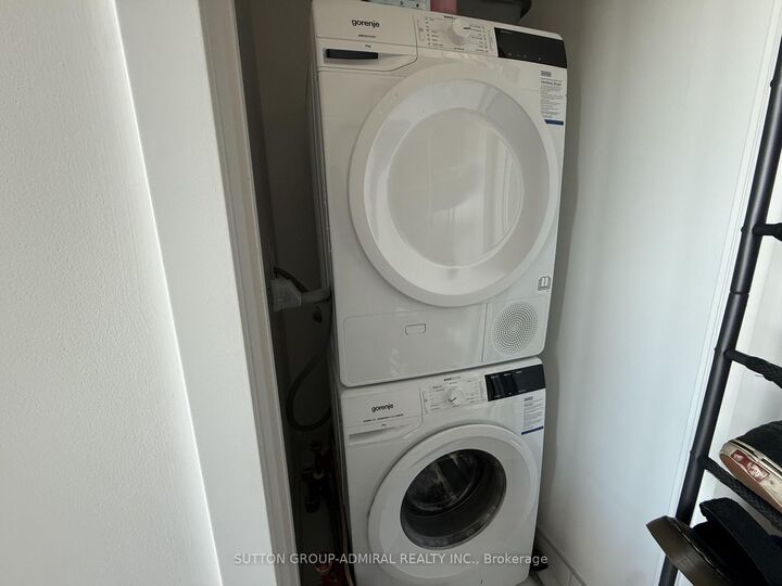 Property Photo:  195 Commerce Street 5112  ON L4K 0P9 
