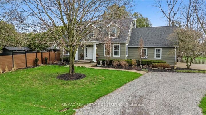 653 Glen Morris Road W — photo 1