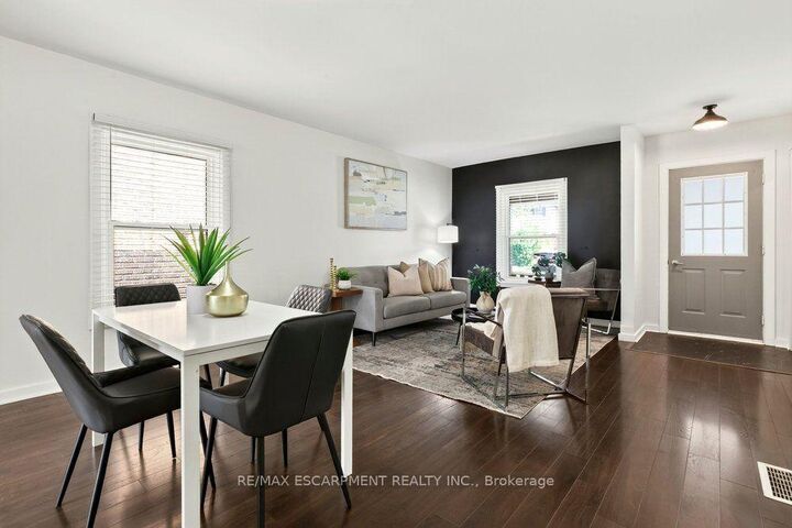 Property Photo:  253 Marlborough Street  ON N3S 4T4 
