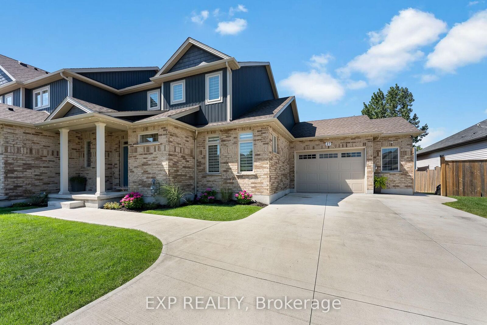 Property Photo:  27 Corbin Street  ON L2P 0E8 