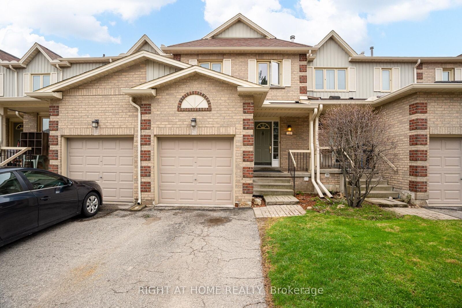 Property Photo:  302 College Avenue W 163  ON N1G 4T6 