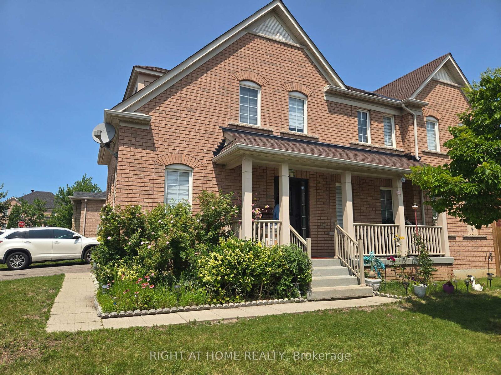 Property Photo:  3 Wainwright Drive  ON L1T 4H4 
