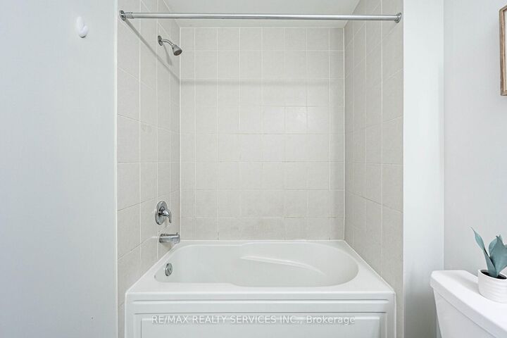 Property Photo: 60 Brixham Lane ON L7A 5K2