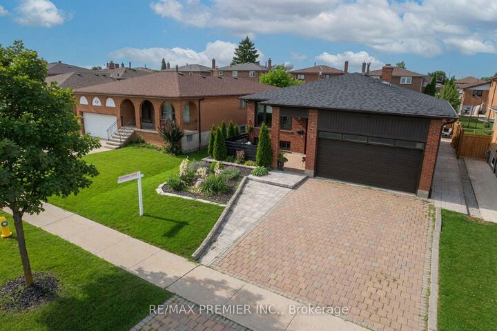 Property Photo: 438 Woodbridge Avenue ON L4L 2T4