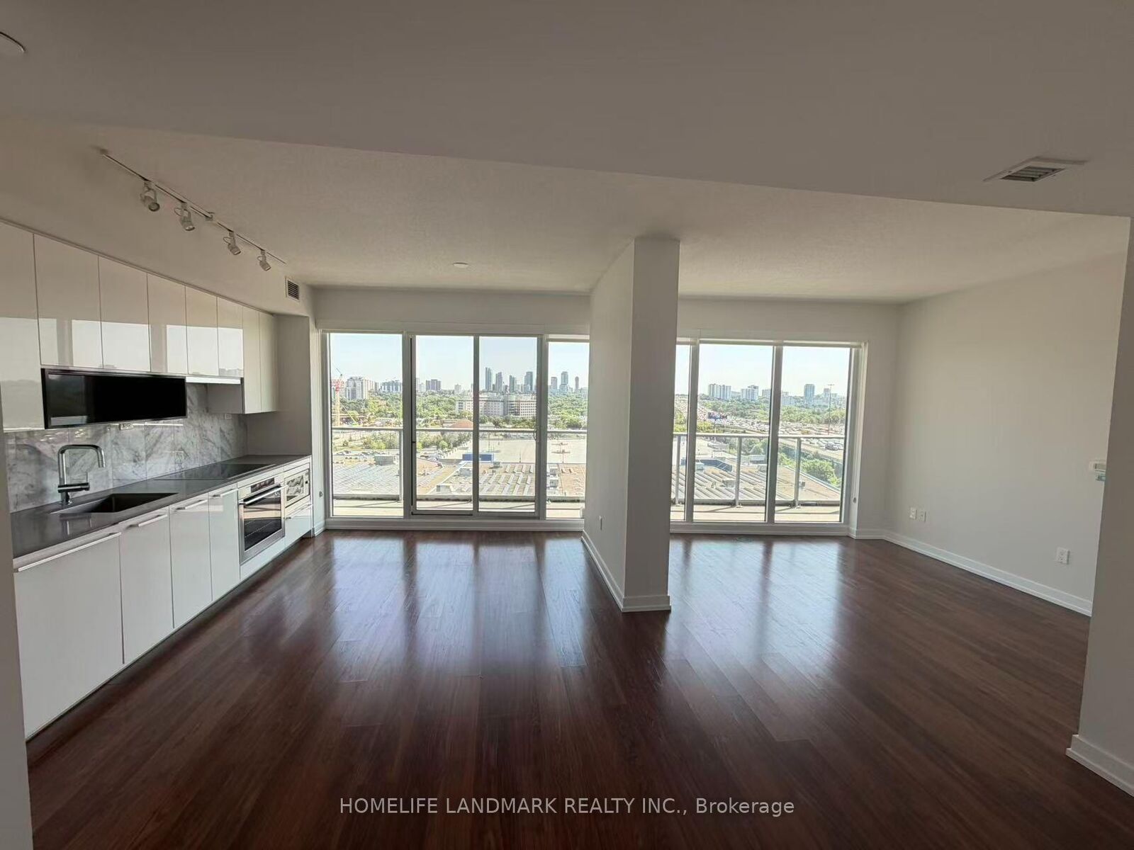 Property Photo:  117 McMahon Drive 801  ON M2K 0E4 