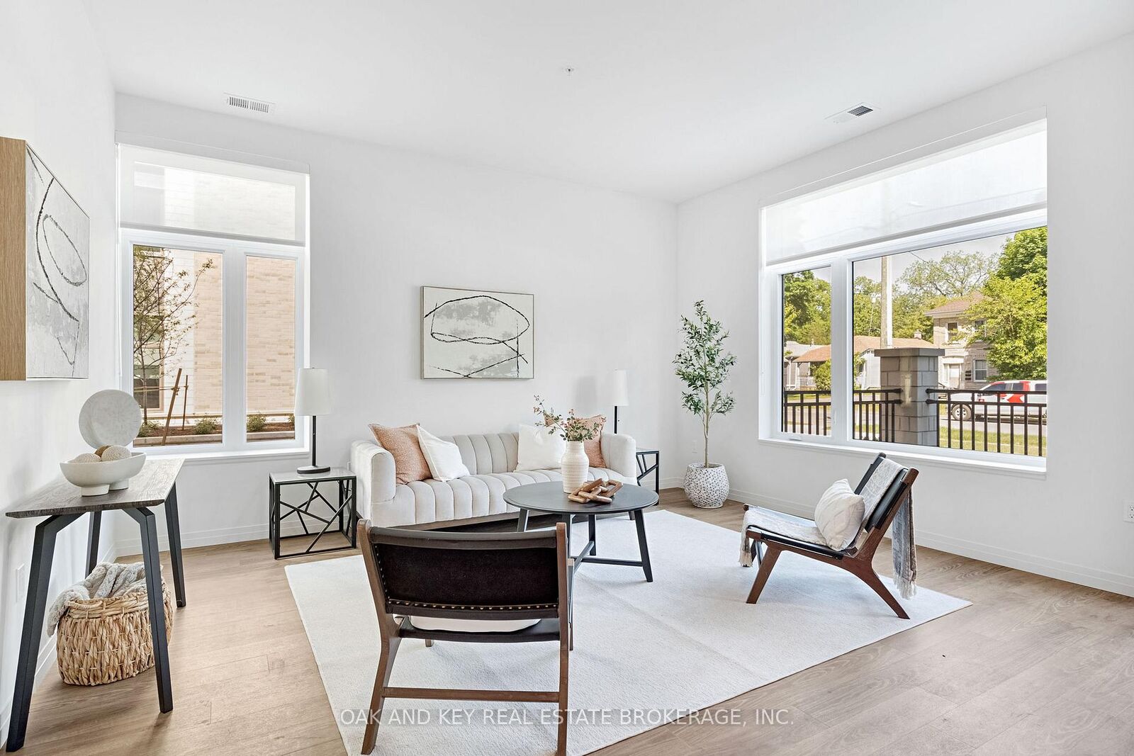 Property Photo: 385 Hill Street 108 ON N6B 1E3