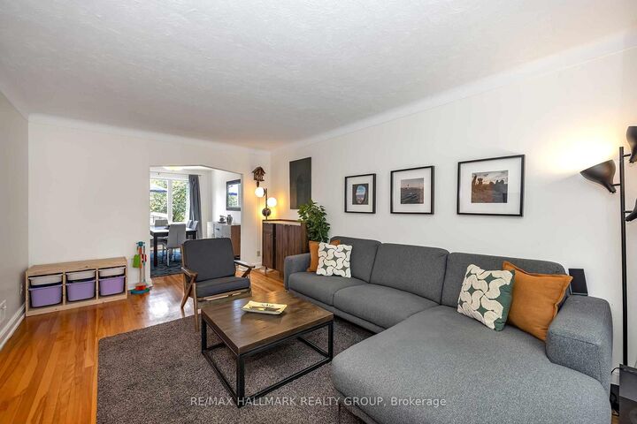 Property Photo: 2100 Blossom Drive ON K1H 6G8