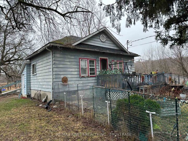 Property Photo: 1440 Mountain Grove Road ON K0H 2E0