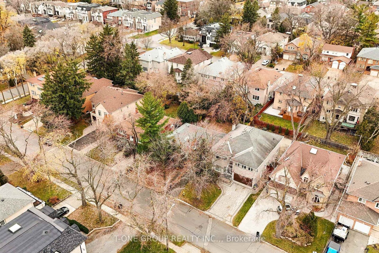 Property Photo: 302 Spring Garden Avenue ON M2N 3H3