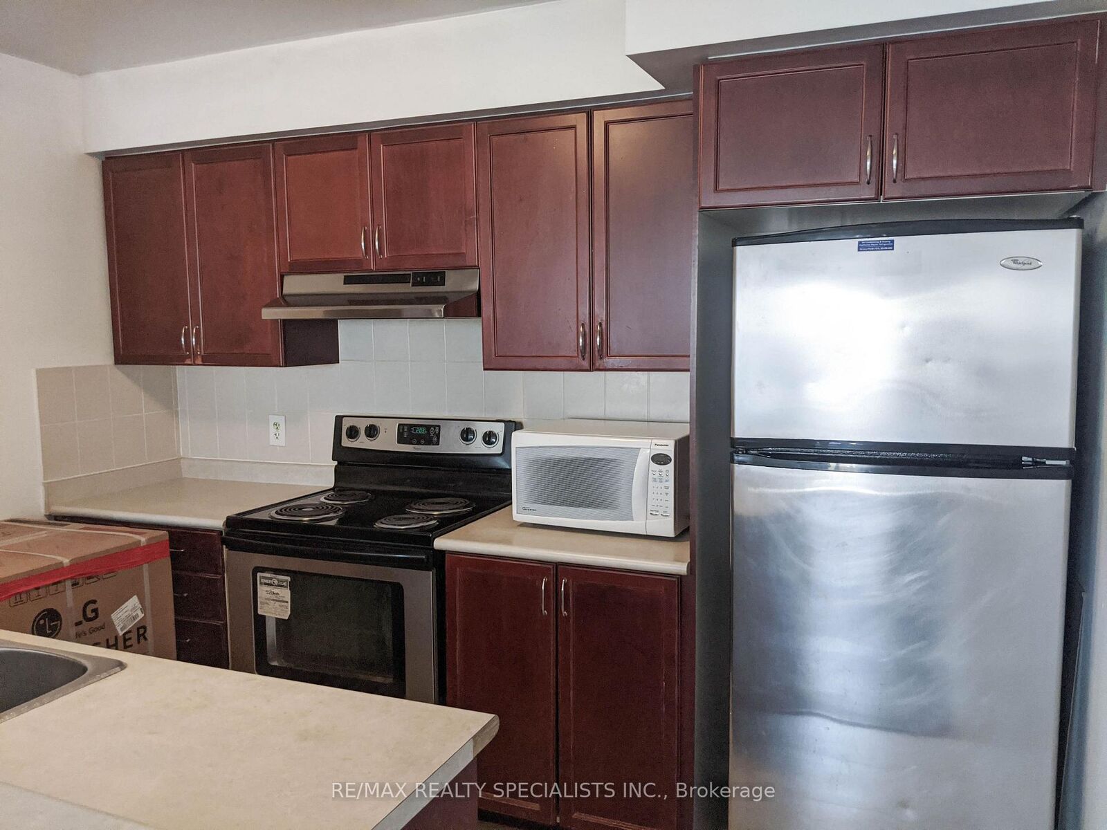 Property Photo: 5035 Oscar Peterson Boulevard 84 ON L5M 0P4