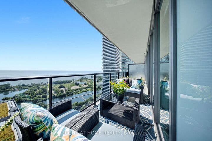 70 Annie Craig Drive 2605 — photo 1