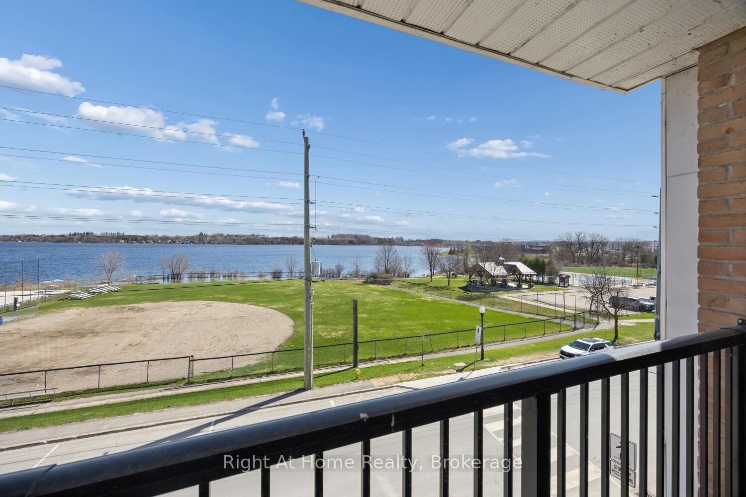 Photo de la propriété: 108 Water Street 301 ON L9L 1R2