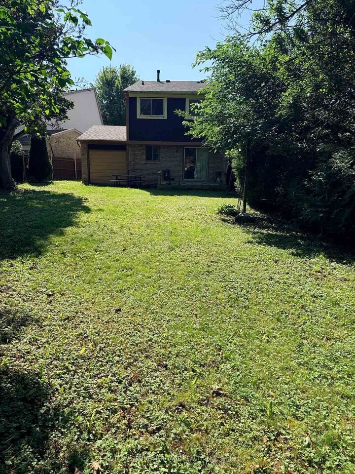 Property Photo:  41 Harrison Court  ON L1N 6E2 