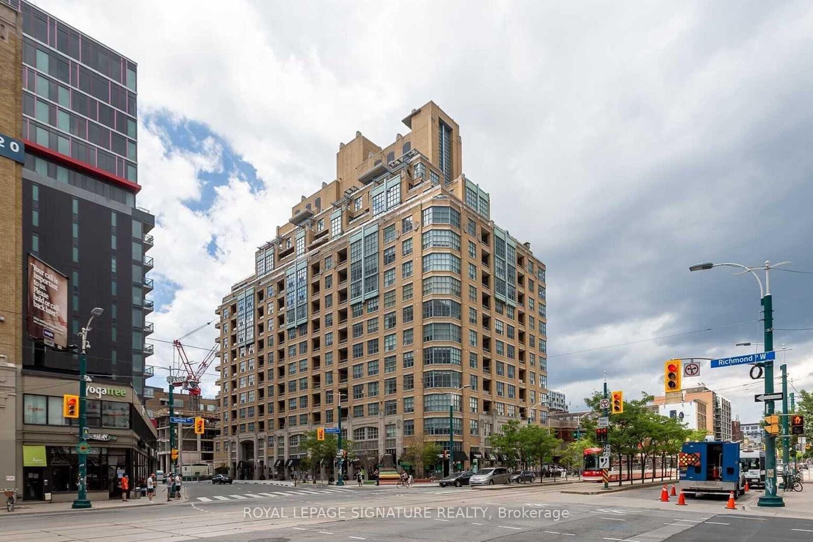 Property Photo:  438 Richmond Street W 511  ON M5V 3S6 