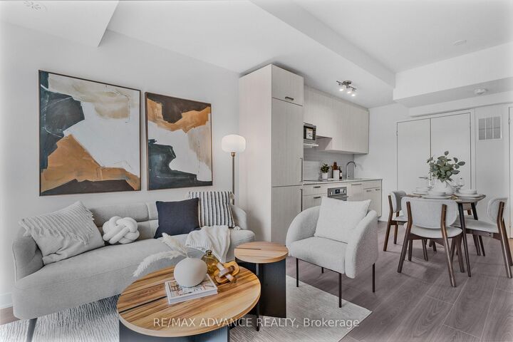 Property Photo:  75 Curlew Drive 21  ON M3A 0A9 