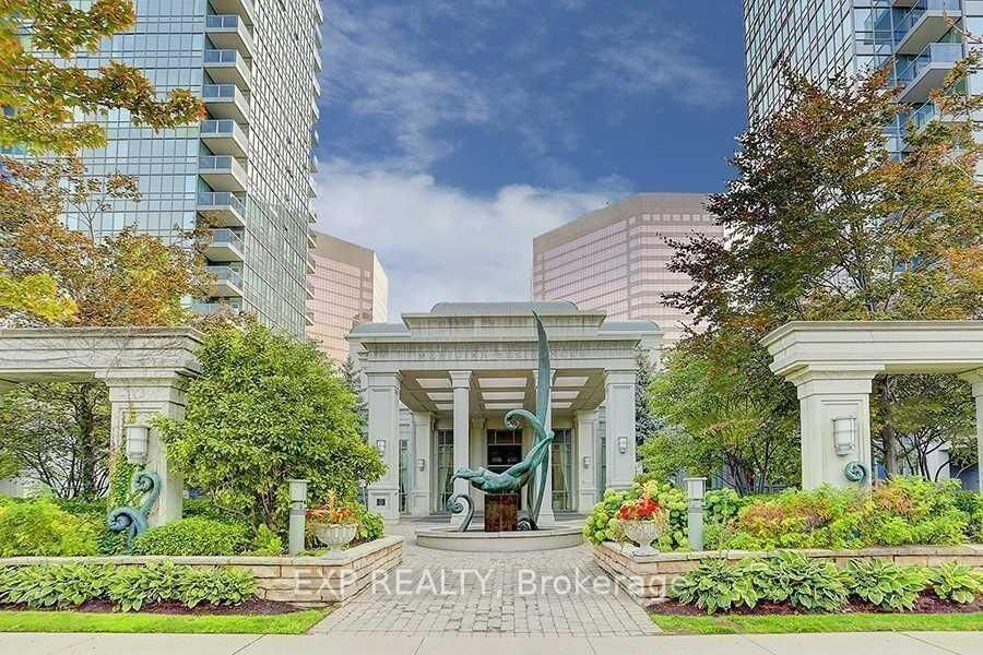 Property Photo: 25 Greenview Avenue 422 ON M2M 0A5