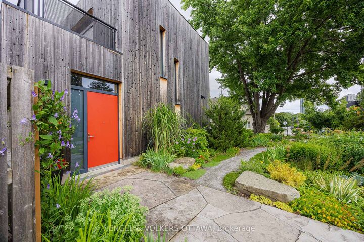 Property Photo: 252 Atlantis Avenue ON K2A 1X8