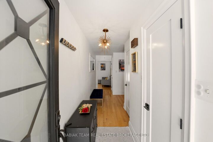 Property Photo: 377 Karen Park Crescent W ON L5A 3C8