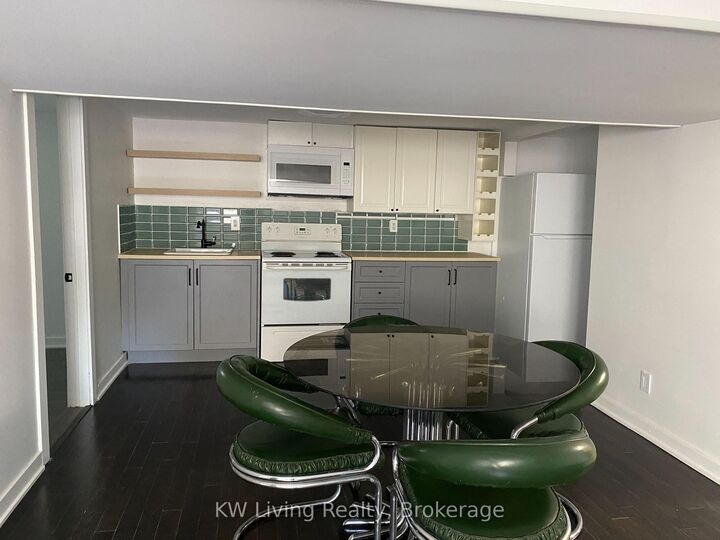 Property Photo:  7 Glass Drive Lower  ON L4G 2E4 