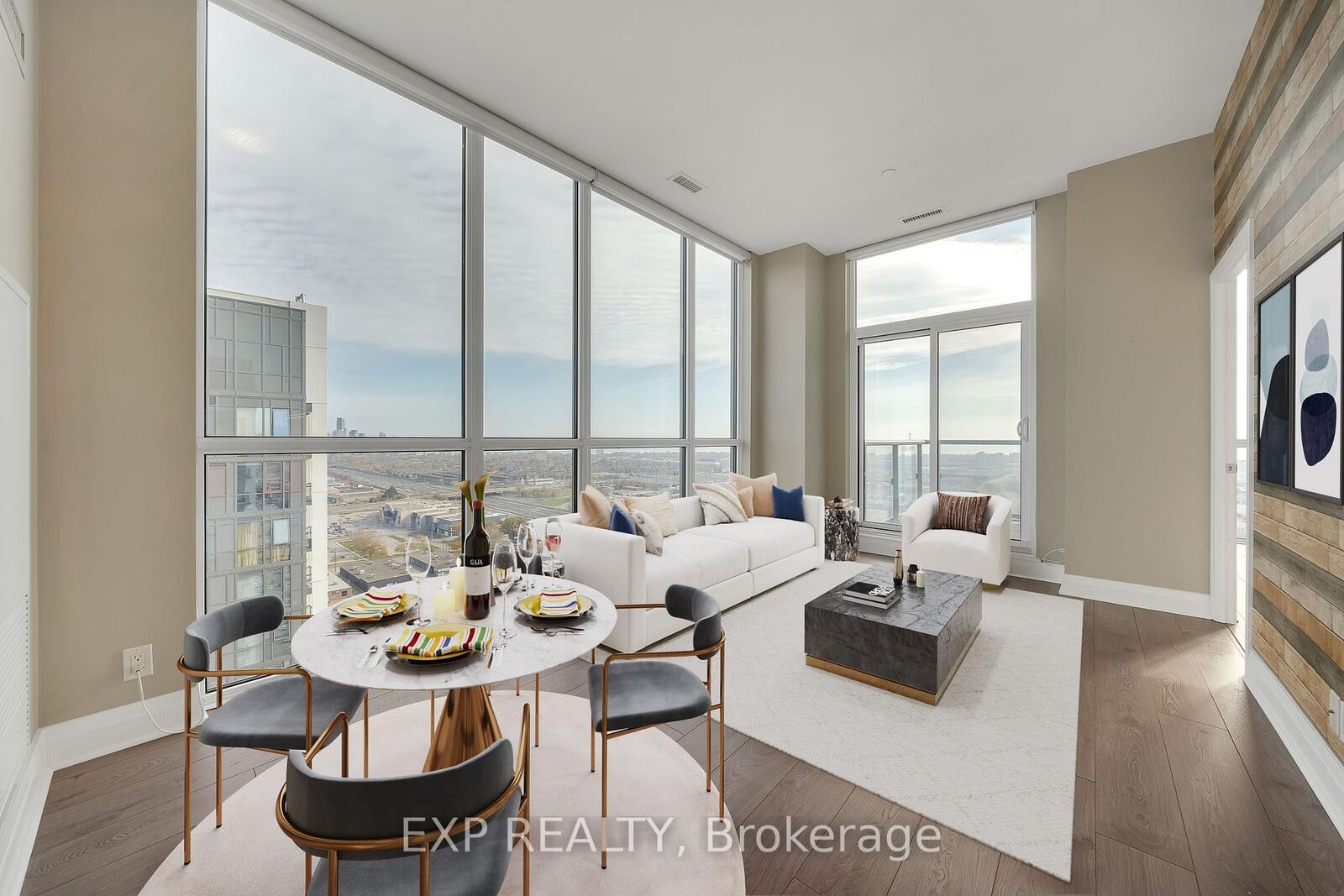 Photo de la propriété: 15 Zorra Street Ph04 ON M8Z 0C1