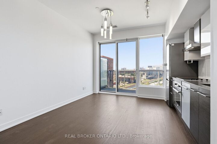 Property Photo:  1030 King Street W Ph25  ON M6K 0B4 
