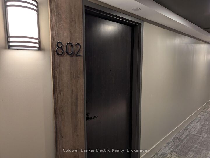 Property Photo:  195 Hunter Street E 802  ON K9H 1G9 