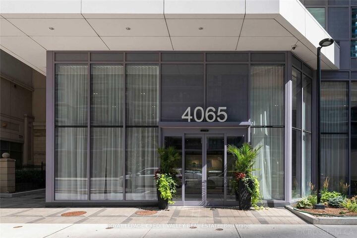 Property Photo:  4065 Confederation Parkway 502  ON L5B 0L4 