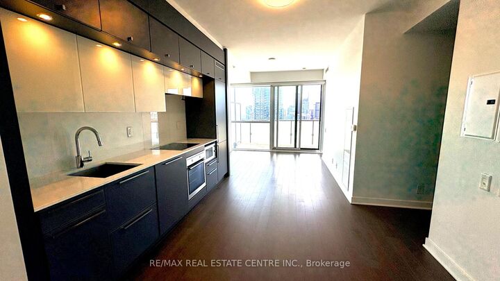 Property Photo: 15 Grenville Street 4710 ON M4Y 1A1