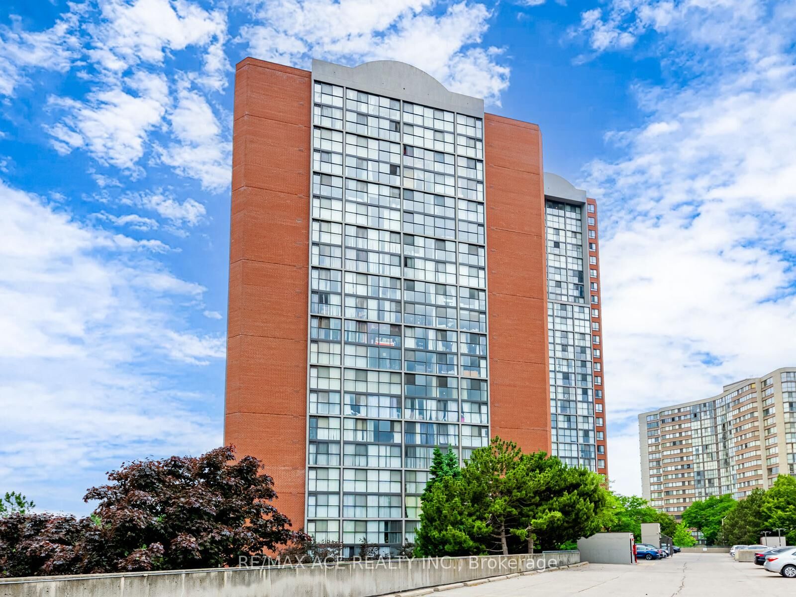 Property Photo: 4205 Shipp Drive 1209 ON L4Z 2Y9