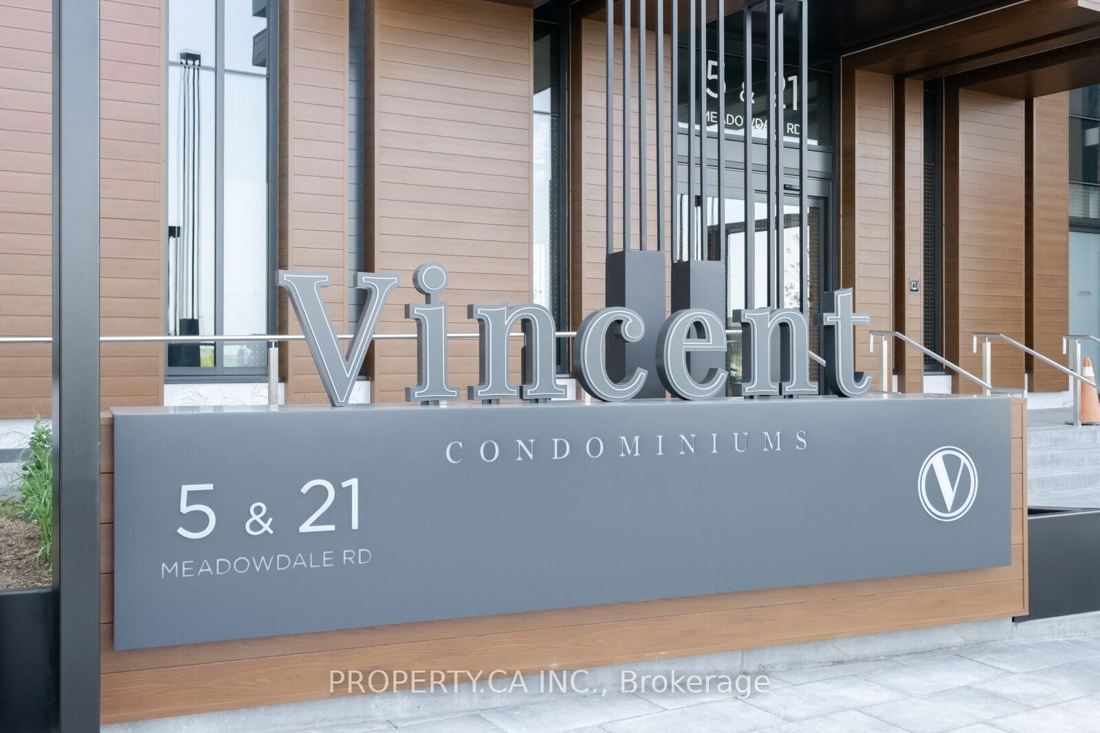Property Photo:  5 Meadowdale Road 602  ON L4K 0C7 