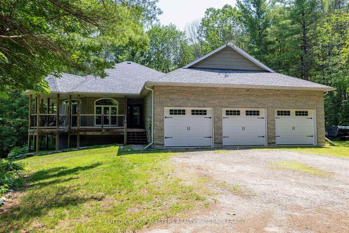 139 Country Woods Drive — photo 1