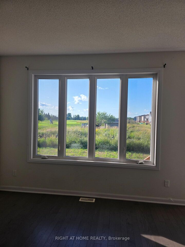 Property Photo: 13 Oakmont Drive ON K0H 1G0