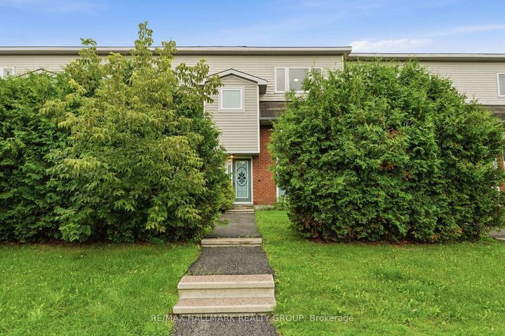 Property Photo:  114 Monterey Drive  ON K2H 7A8 